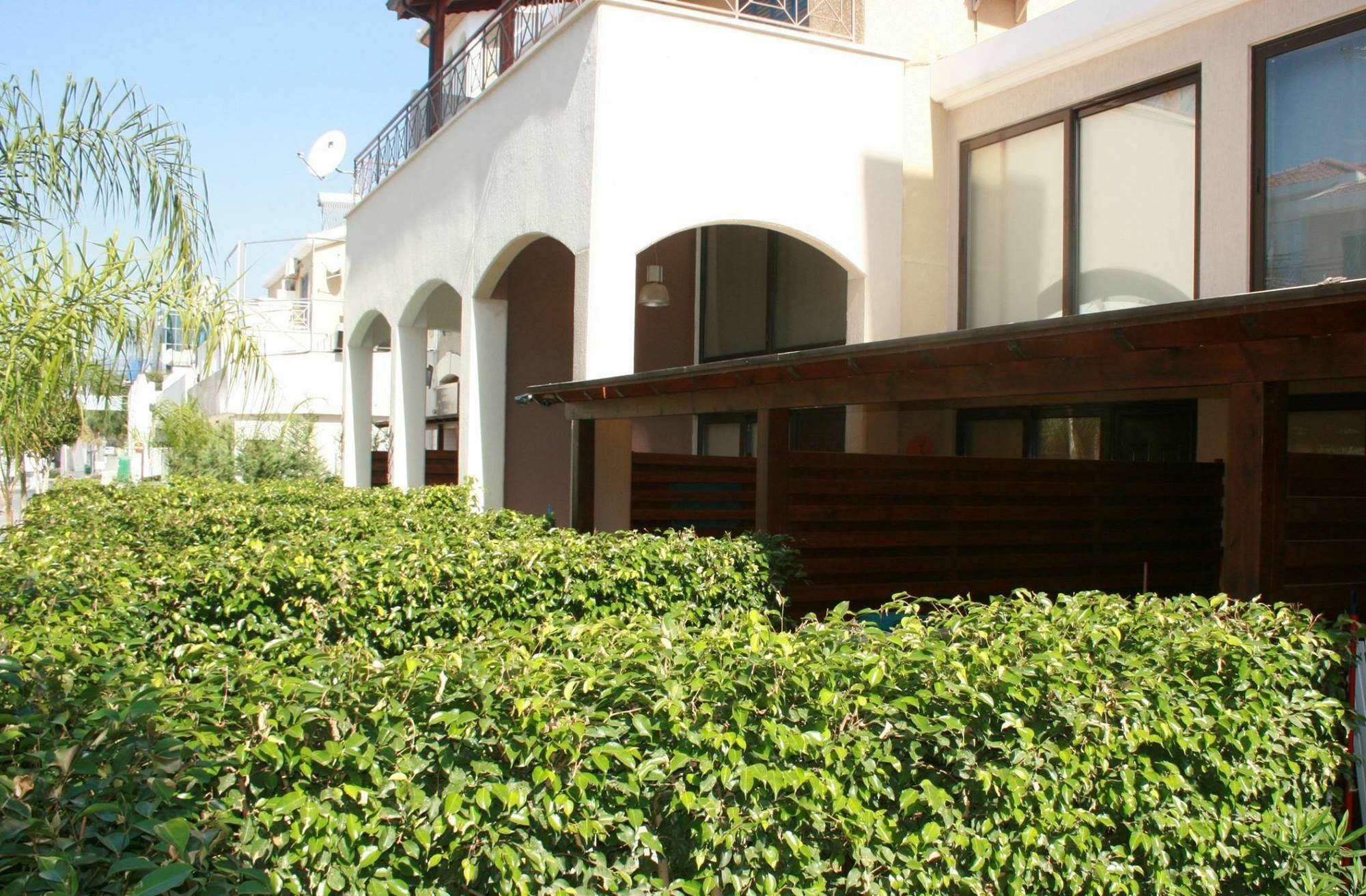 Sunrise Arches Apartments Limasol Dış mekan fotoğraf